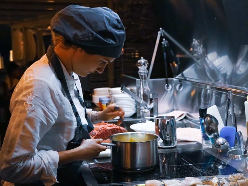 Foster和Zero Barriere推出的Foster户外奢华餐车