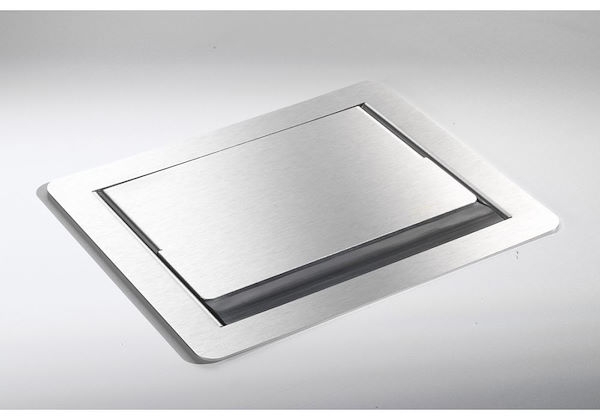 Filo3 翻转式插座, 内置插座