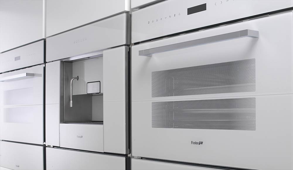 烤箱和配套产品, 嵌入式和独立式的急速温控机，咖啡机，蒸箱和烤箱。